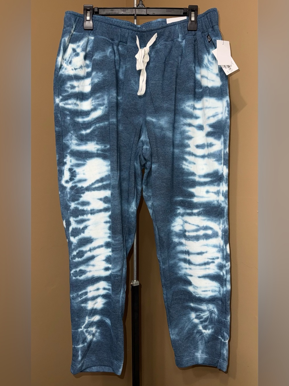 NWT LANE BRYANT LIVI Tie-Dye Jogger Pants - Blue and White. Size 14/16.